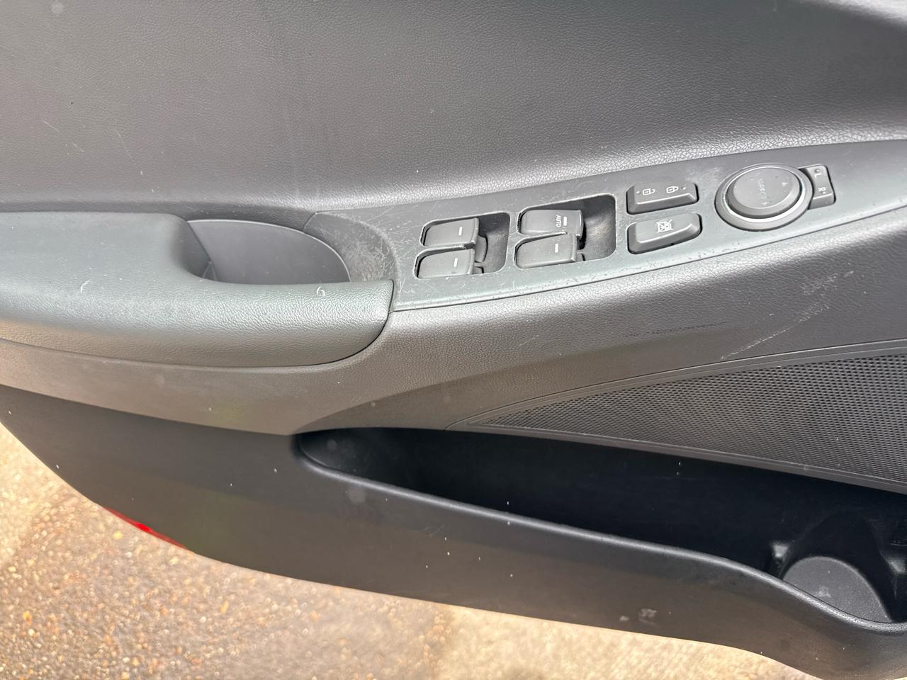 Hyundai Sonata 4dr Sdn 2.4L Auto GLS 2013