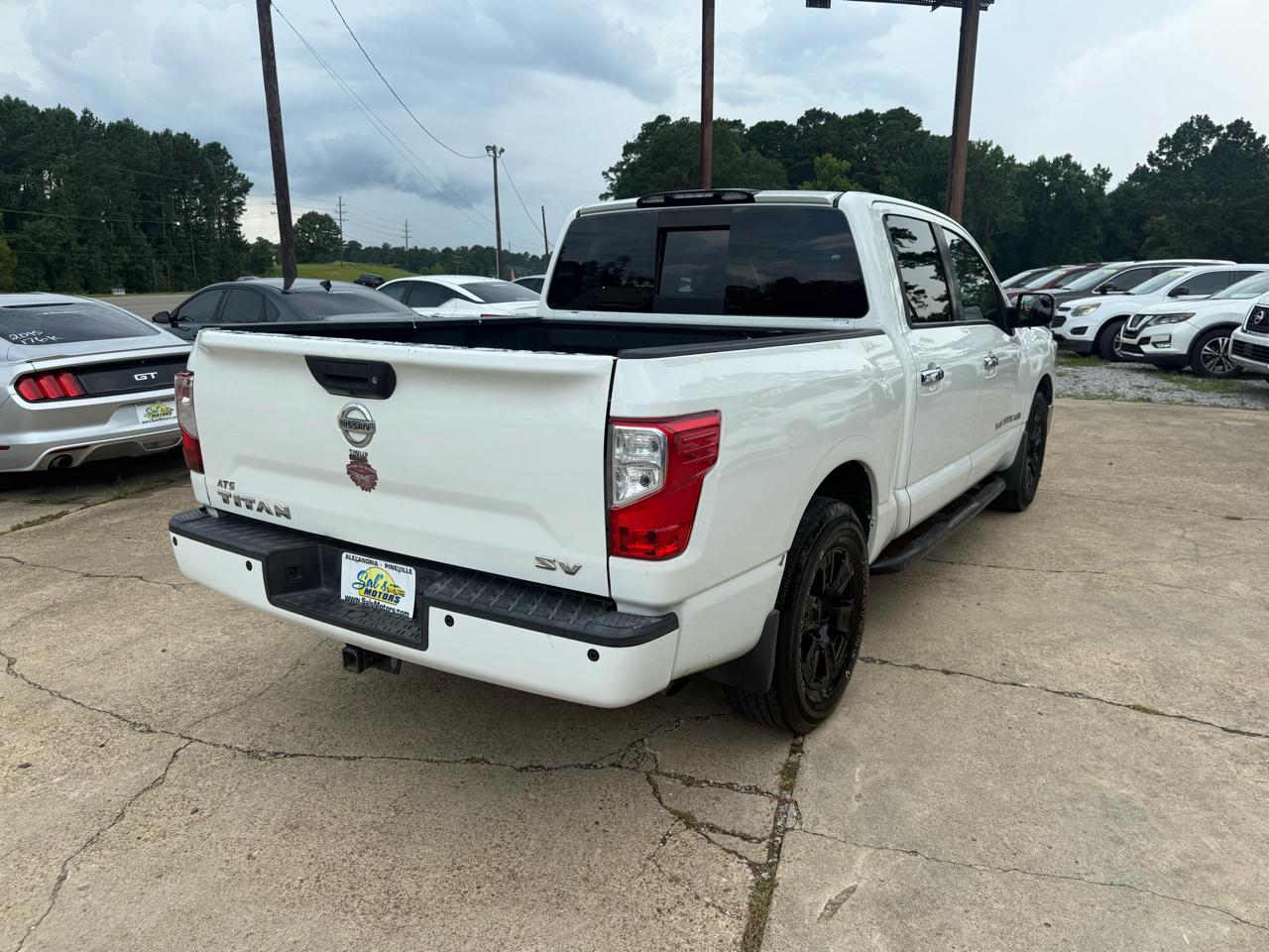 Nissan Titan 4x2 Crew Cab SV 2018