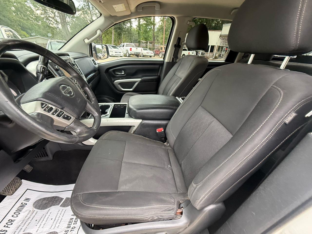 Nissan Titan 4x2 Crew Cab SV 2018