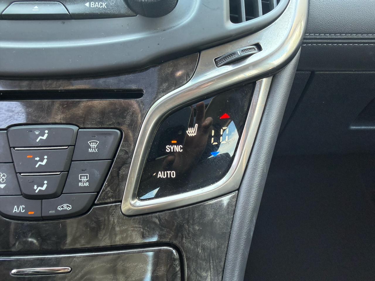 Buick LaCrosse 4dr Sdn Leather FWD 2015