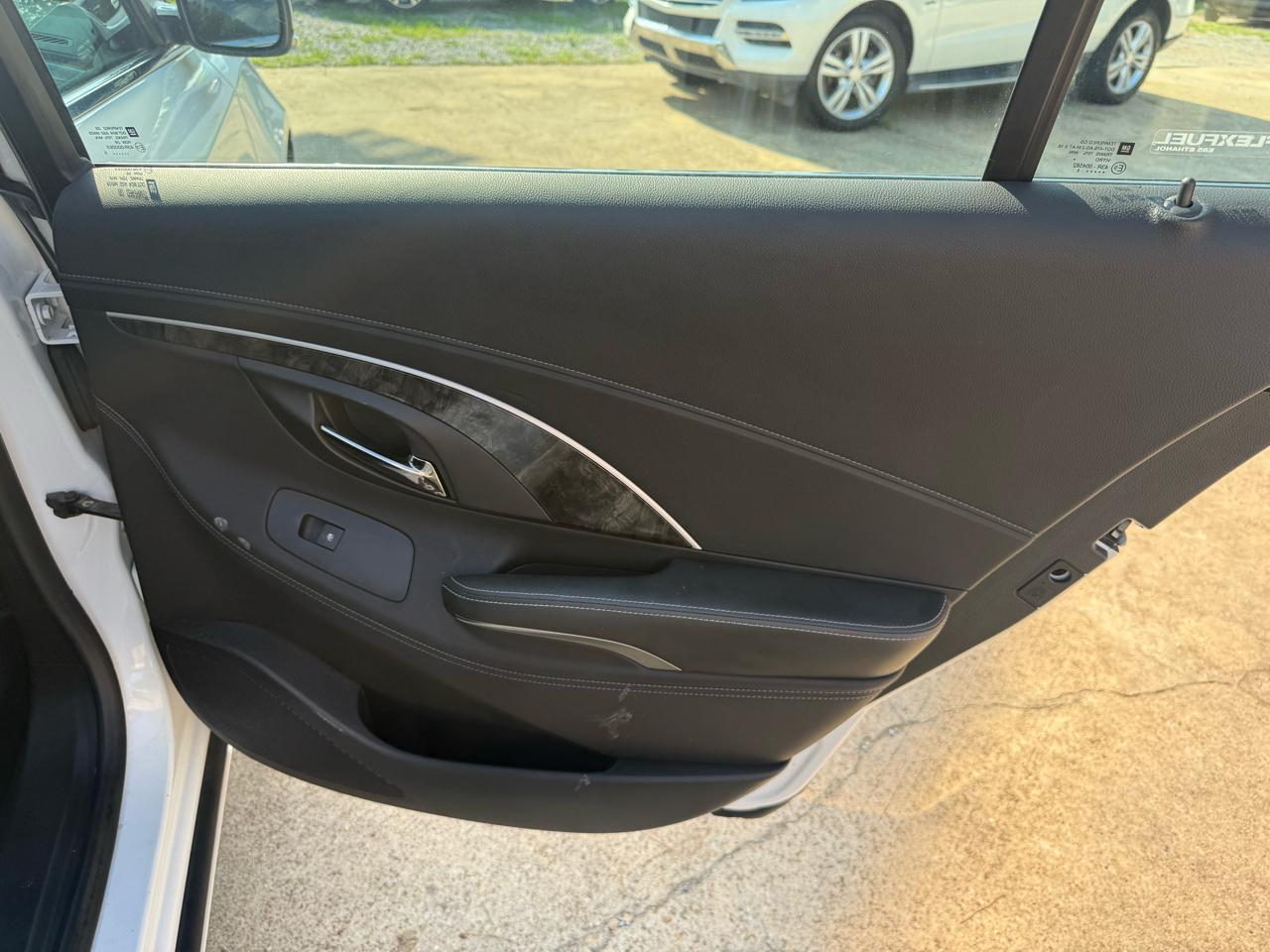 Buick LaCrosse 4dr Sdn Leather FWD 2015