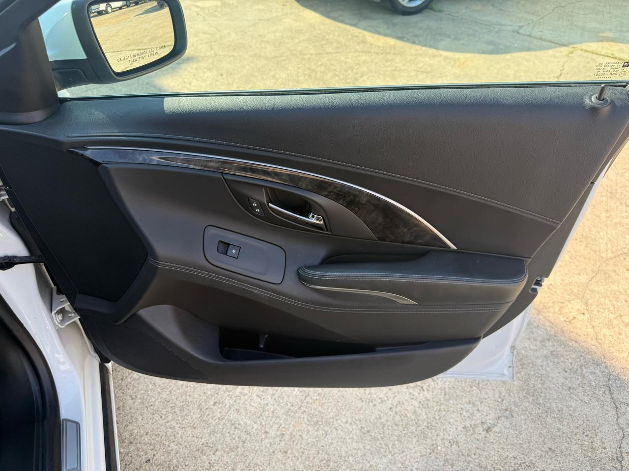 Buick LaCrosse 4dr Sdn Leather FWD 2015