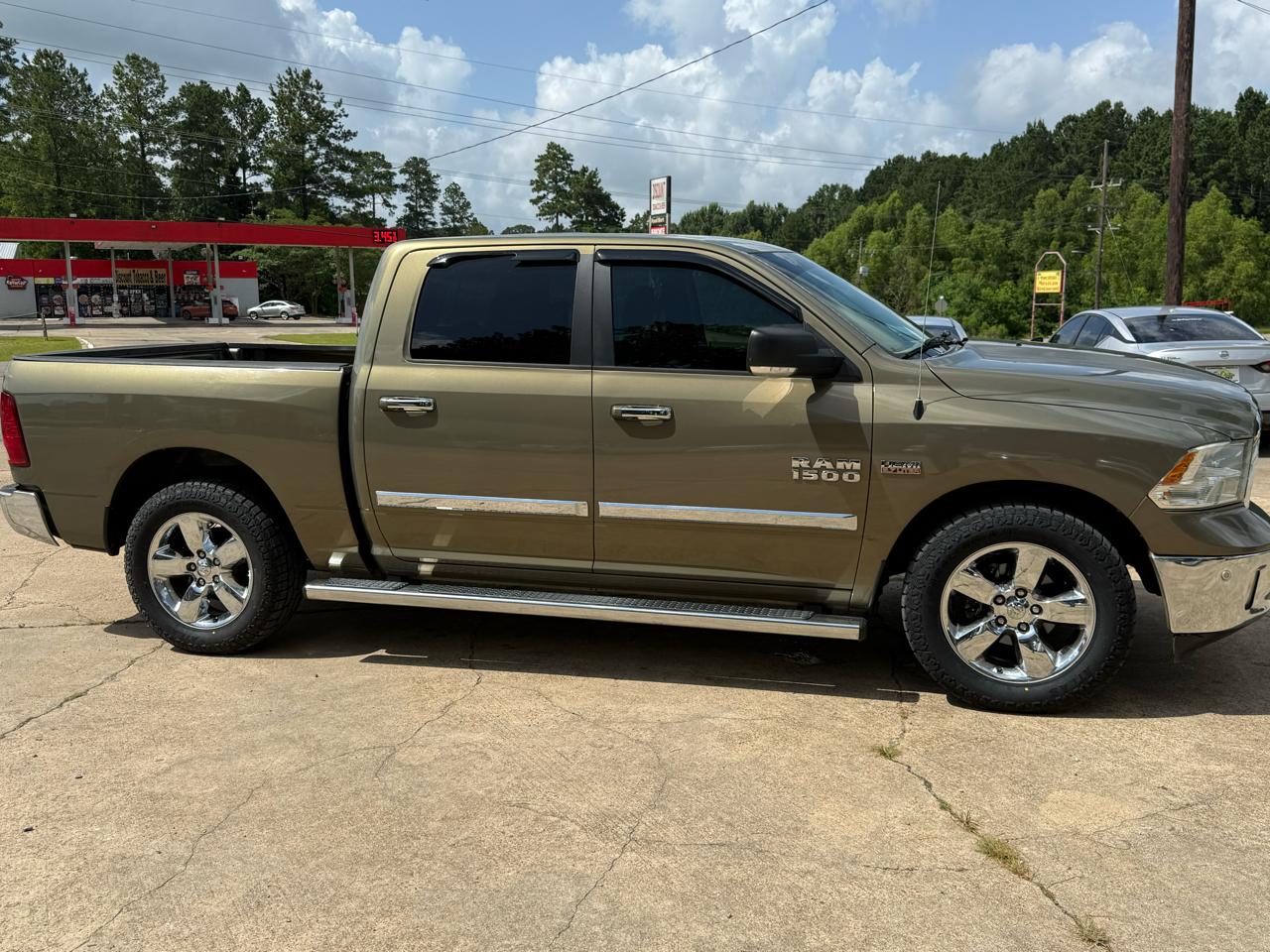 RAM 1500 2WD Crew Cab 140.5" Lone Star 2015