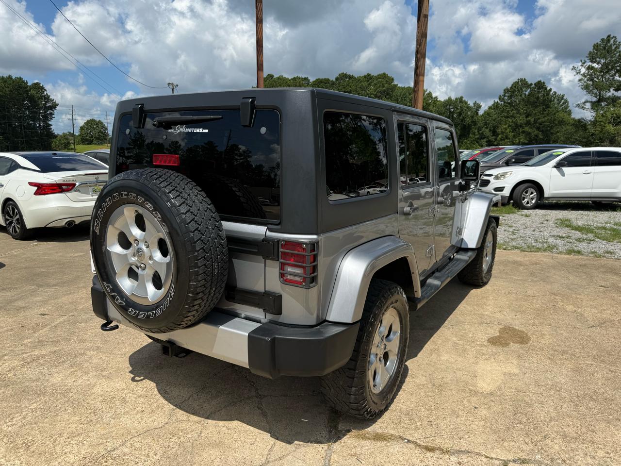 Jeep Wrangler Unlimited 4WD 4dr Sahara 2014