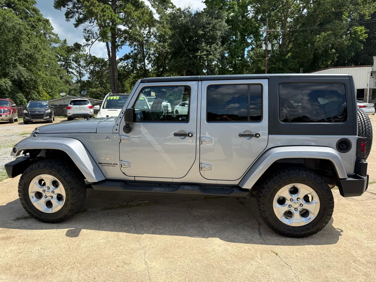Jeep Wrangler Unlimited 4WD 4dr Sahara 2014
