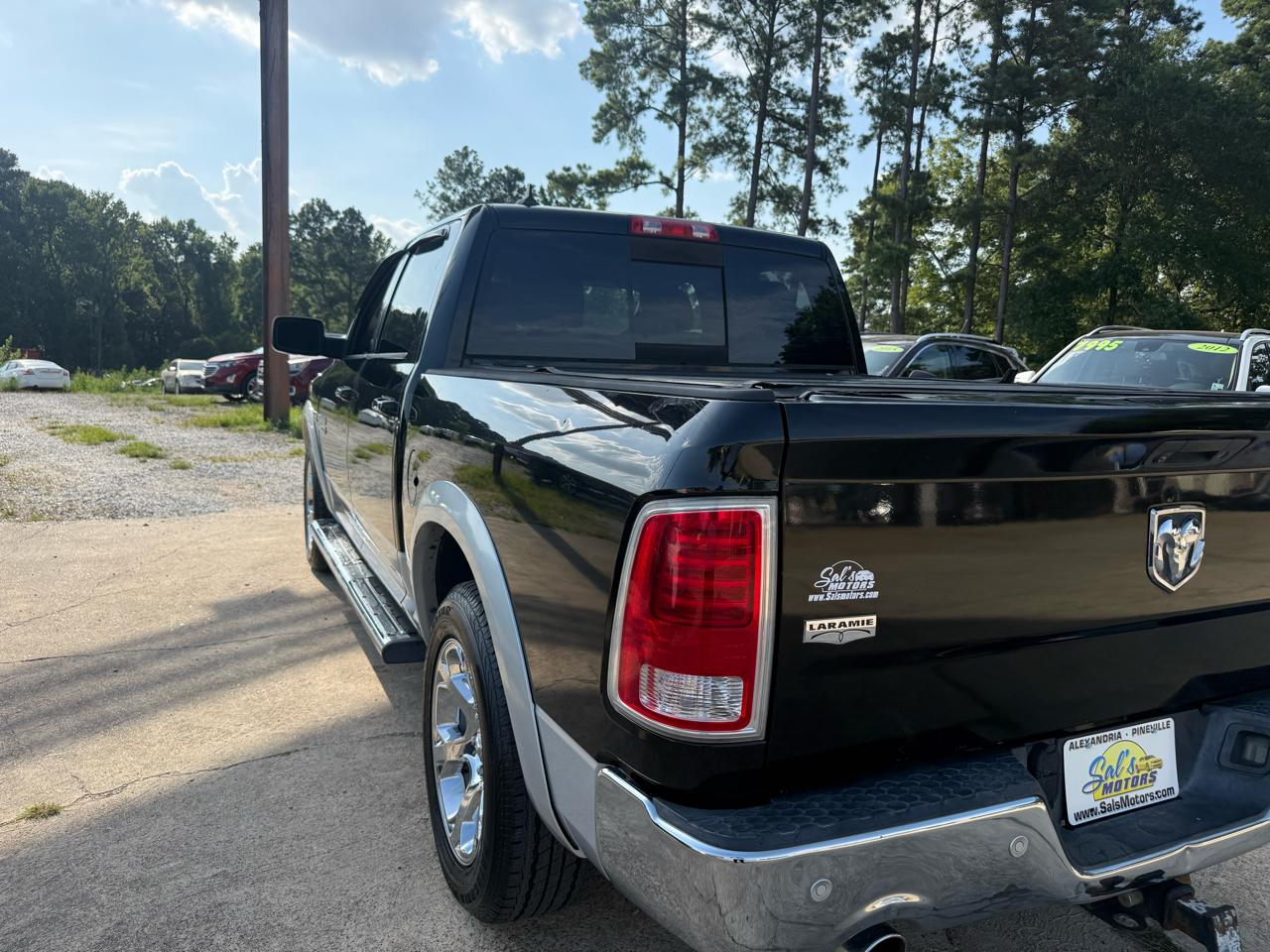 RAM 1500 4WD Crew Cab 140.5" Laramie 2014