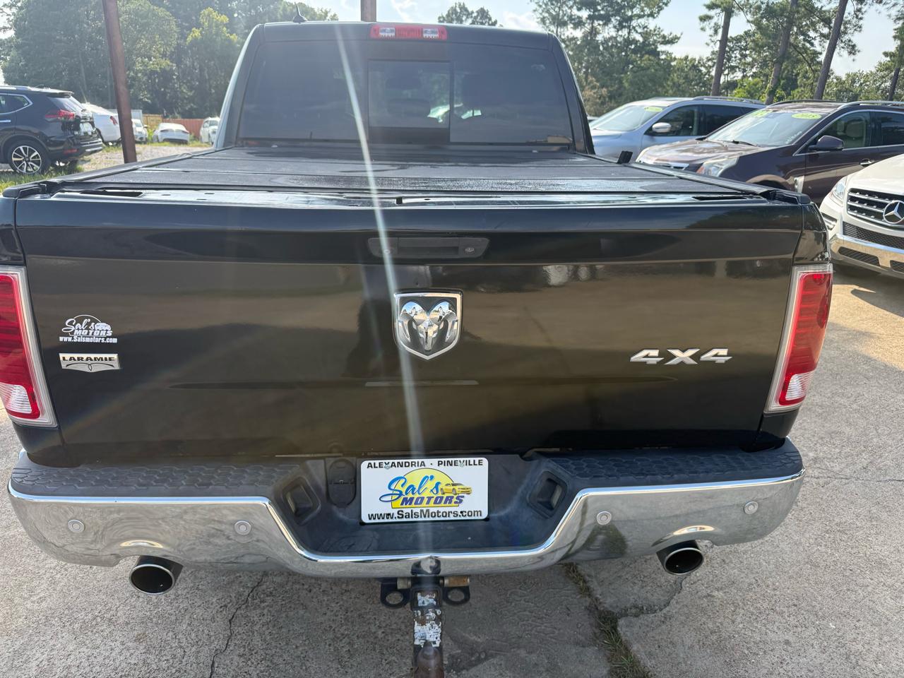 RAM 1500 4WD Crew Cab 140.5" Laramie 2014
