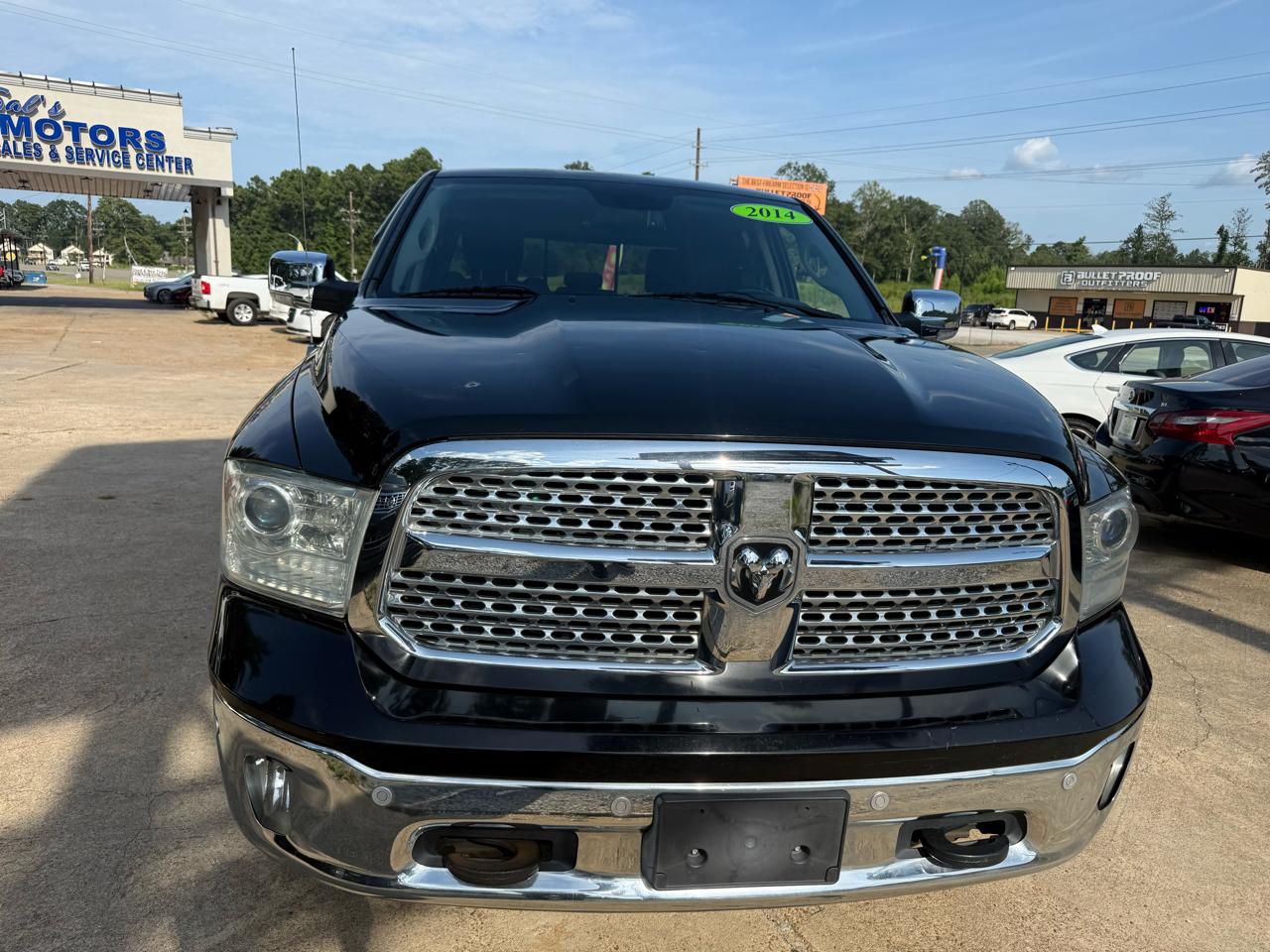 RAM 1500 4WD Crew Cab 140.5" Laramie 2014