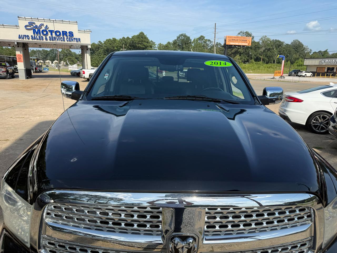 RAM 1500 4WD Crew Cab 140.5" Laramie 2014