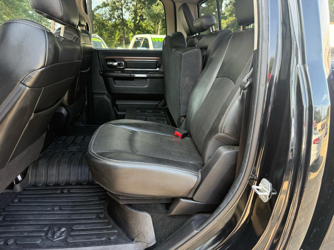 RAM 1500 4WD Crew Cab 140.5" Laramie 2014