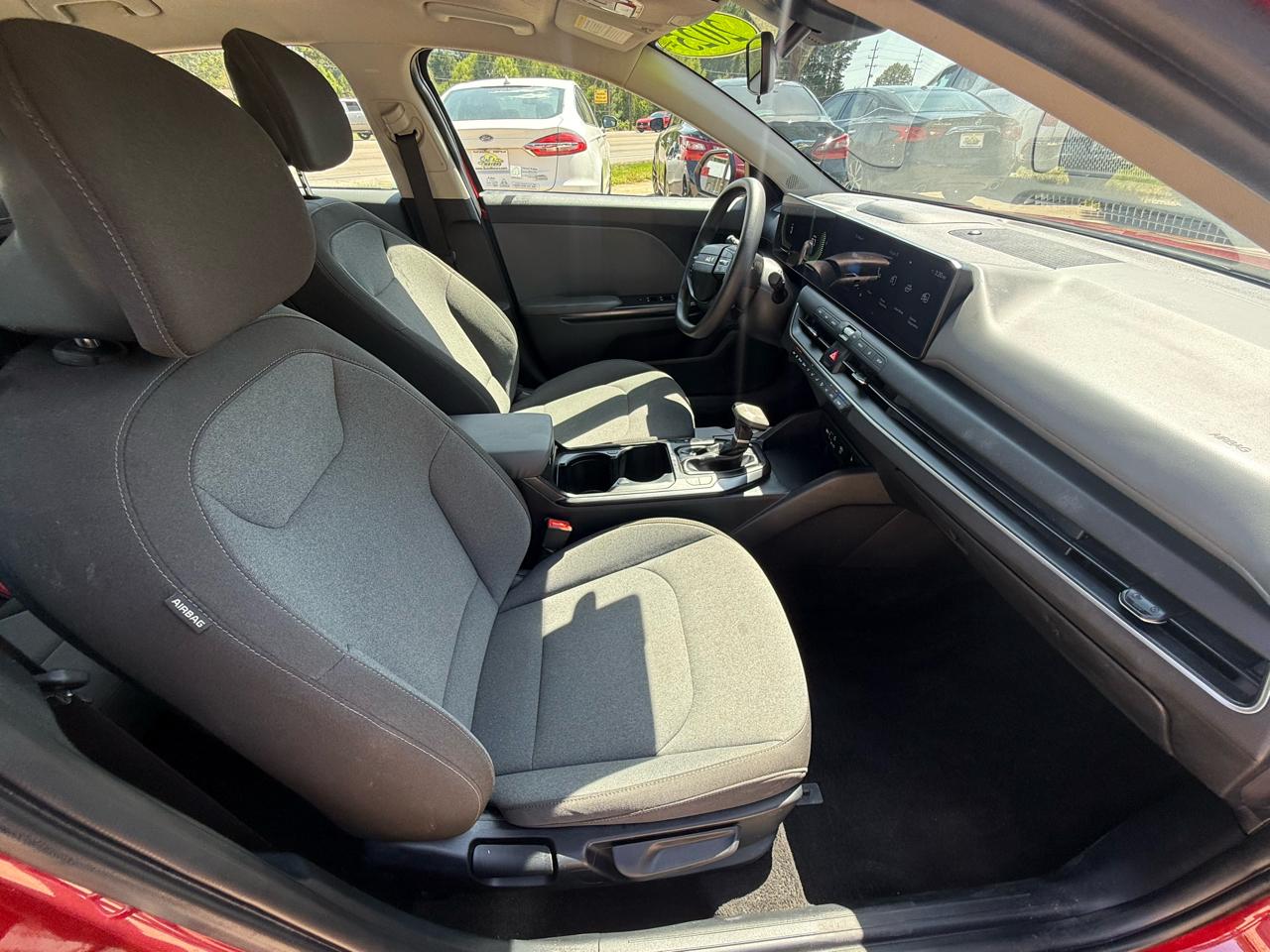 Kia K4 LXS FWD 2025