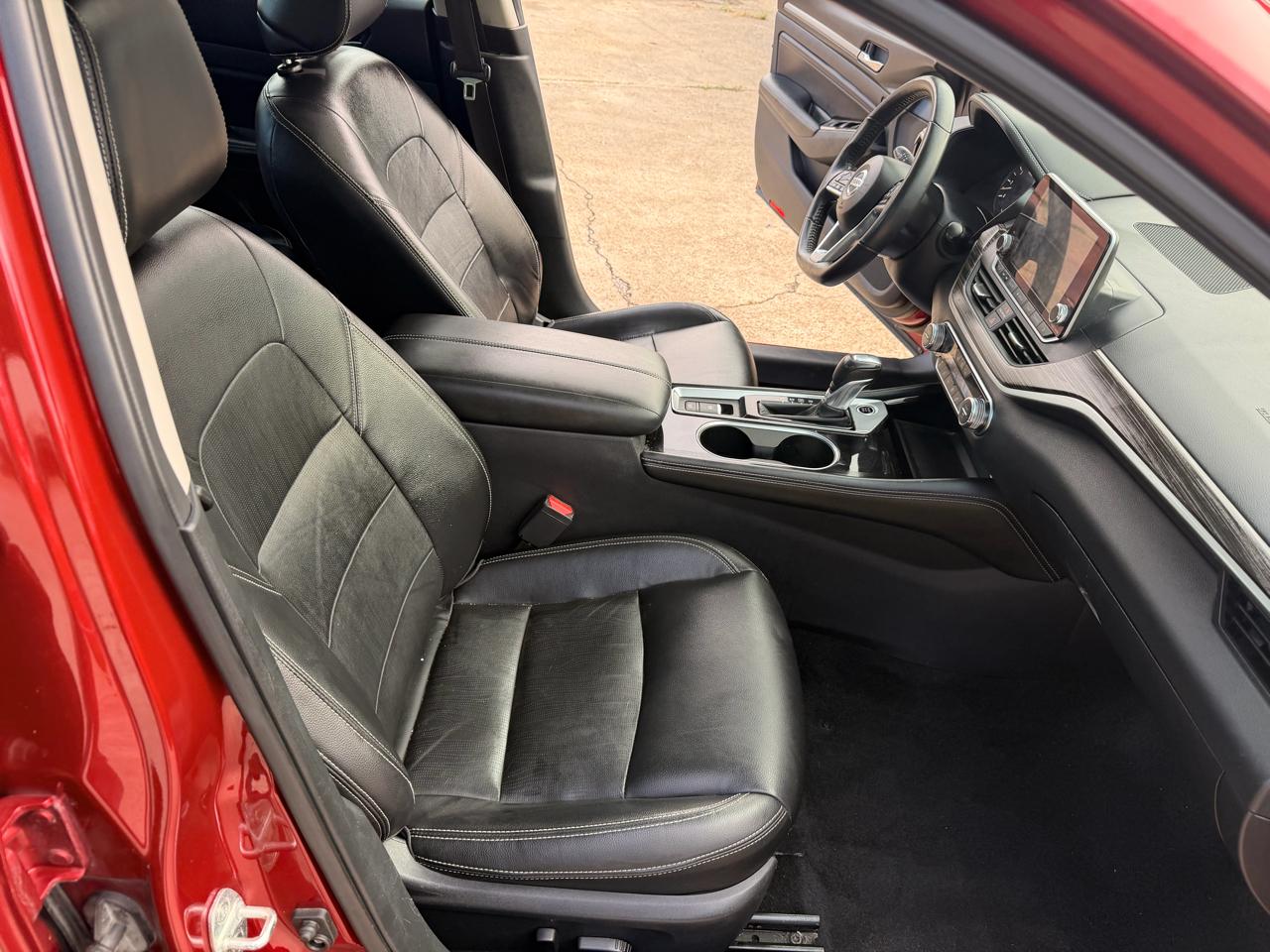 Nissan Altima 2.0 Platinum Sedan 2020
