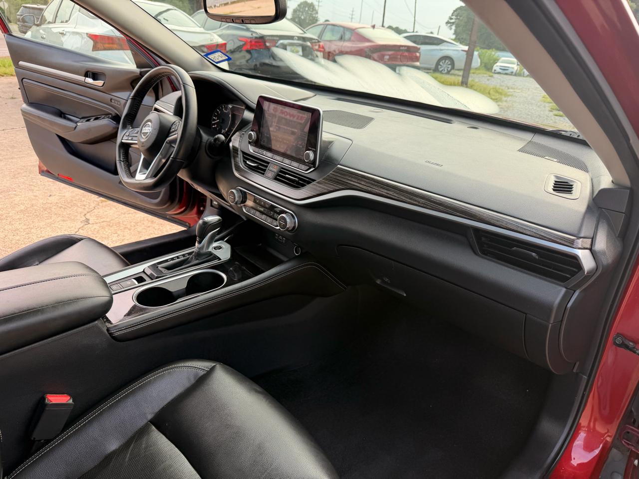 Nissan Altima 2.0 Platinum Sedan 2020