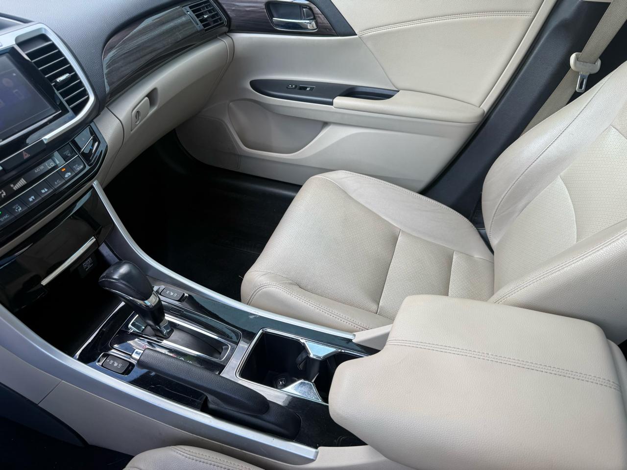 Honda Accord Sedan EX-L V6 Auto w/Navi & Honda Sensing 2017
