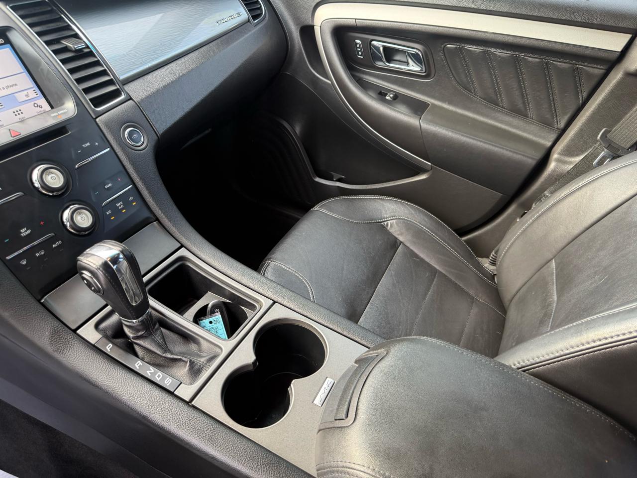 Ford Taurus SEL FWD 2018