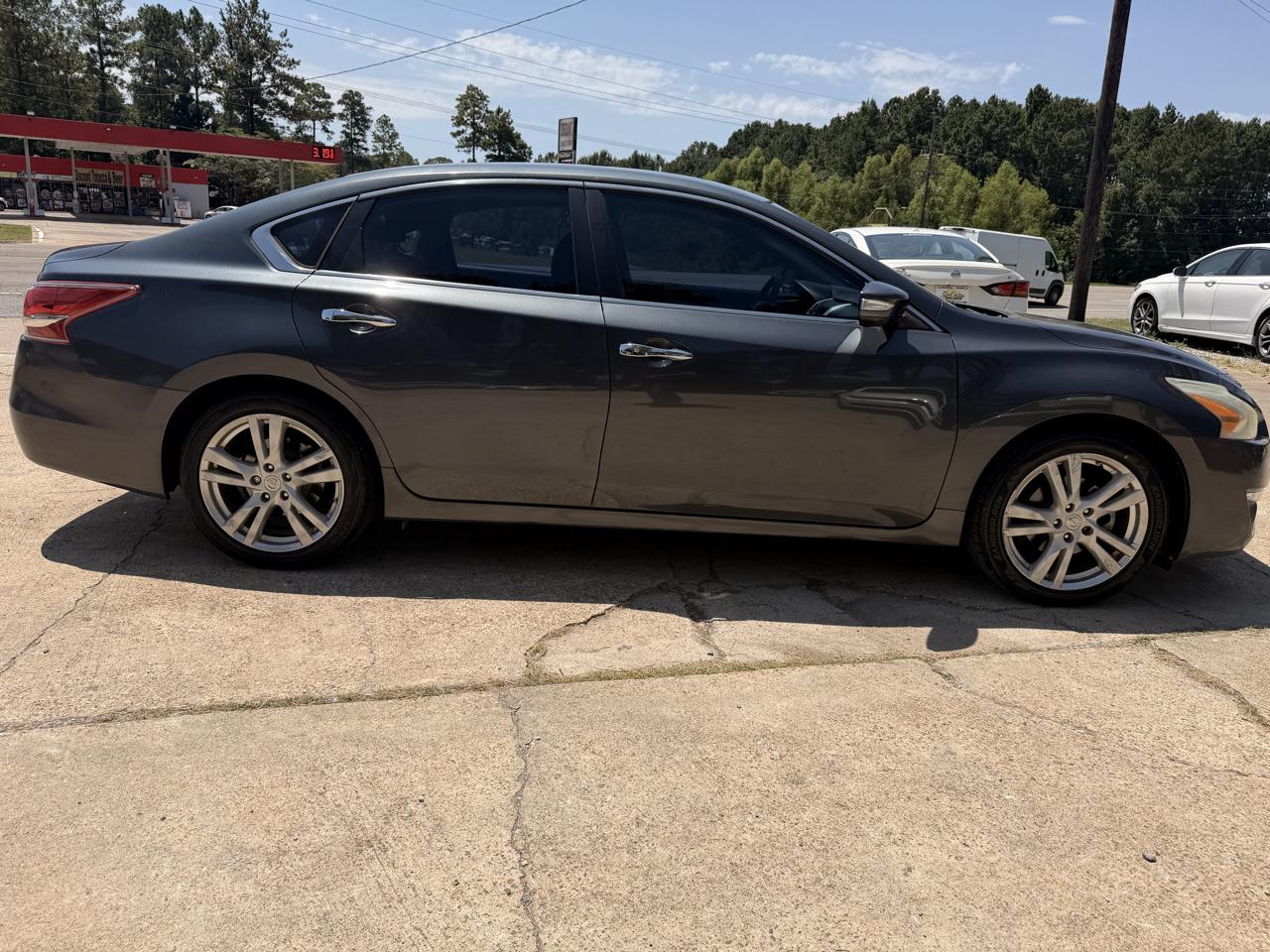 Nissan Altima 4dr Sdn V6 3.5 SL 2013