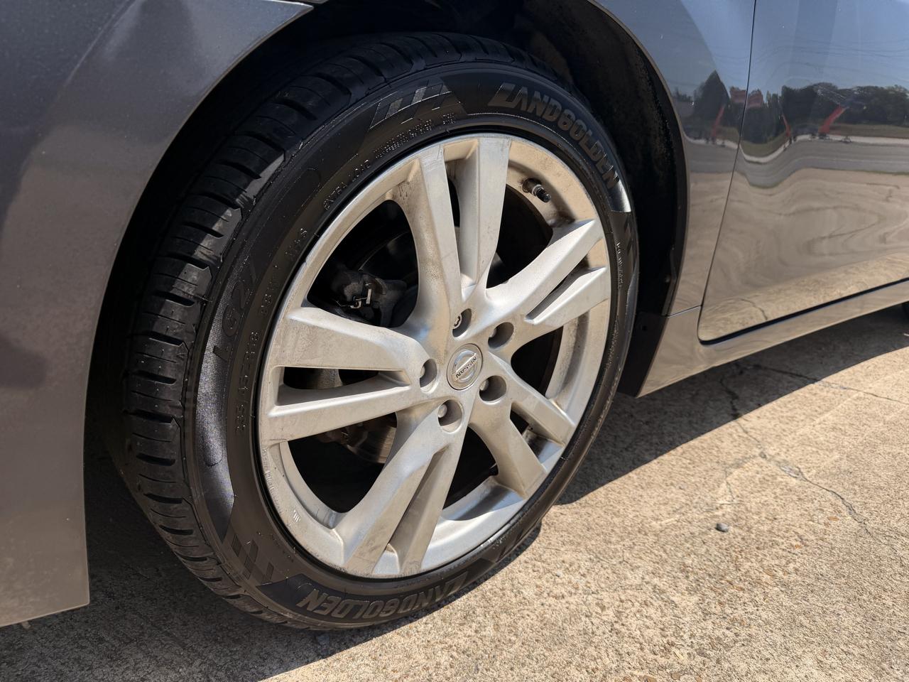 Nissan Altima 4dr Sdn V6 3.5 SL 2013
