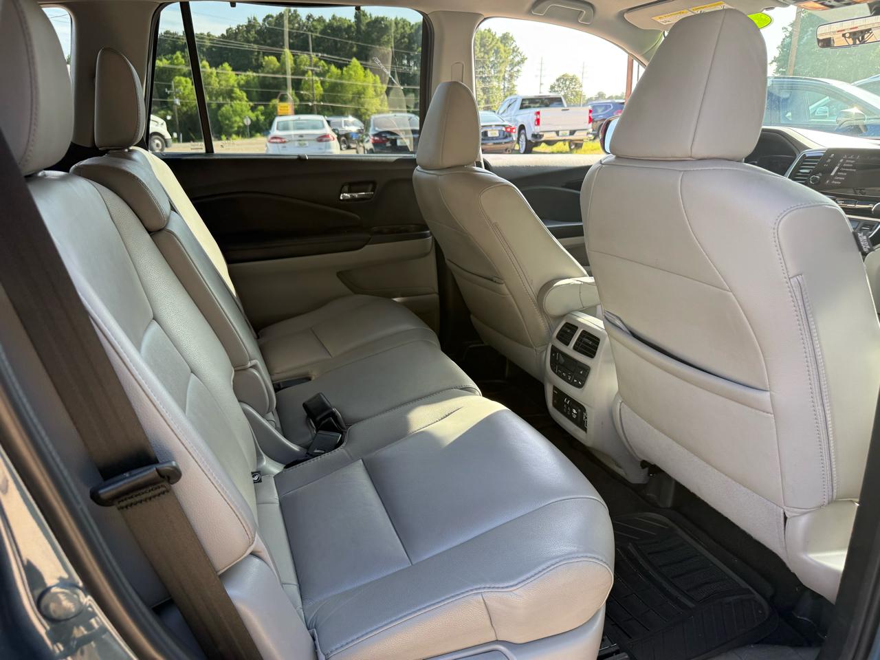 Honda Pilot Touring 8-Passenger 2WD 2019