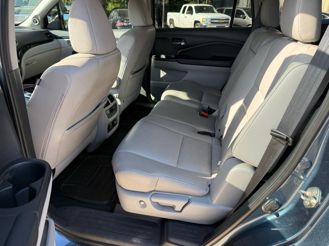 Honda Pilot Touring 8-Passenger 2WD 2019