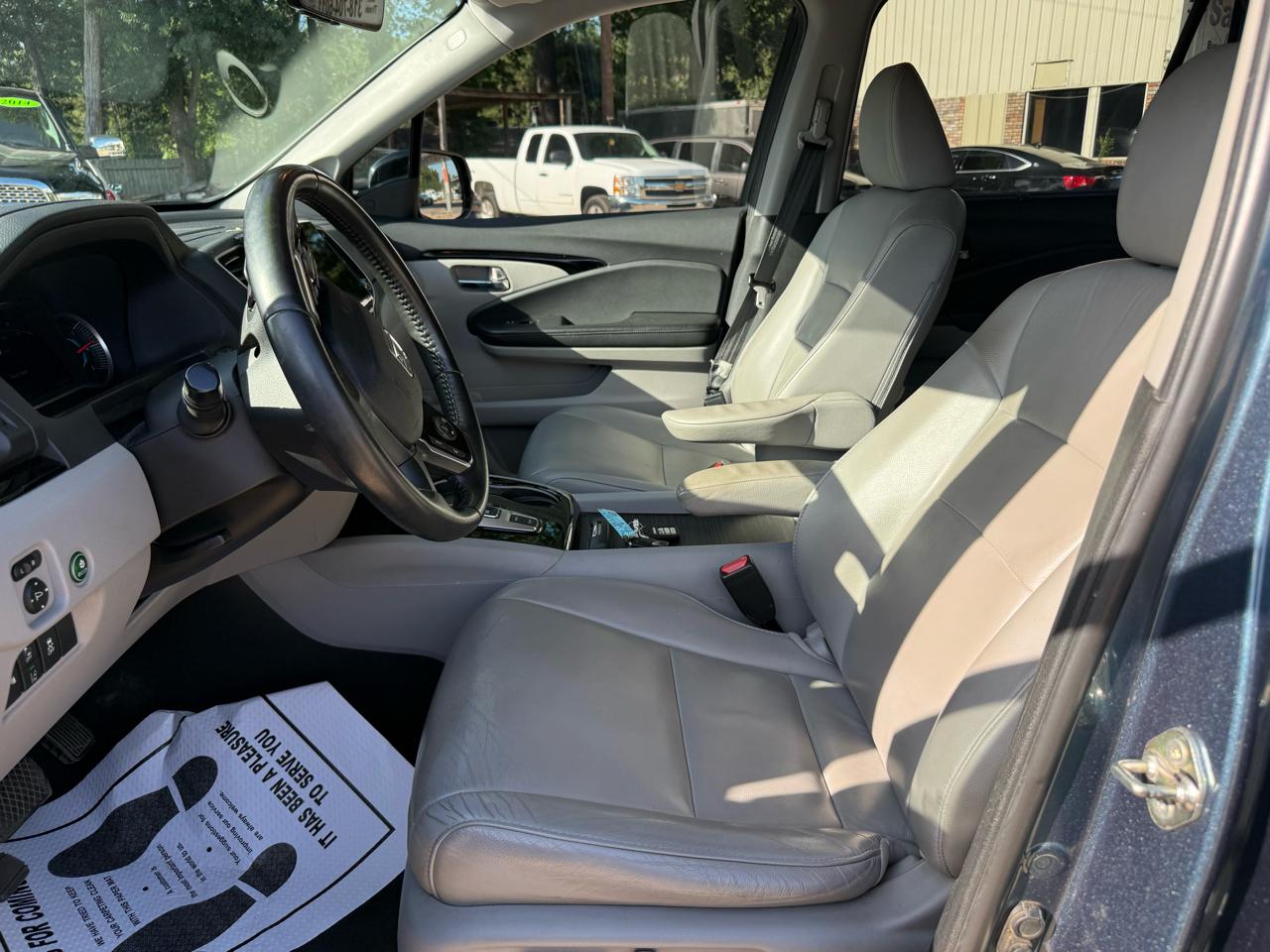 Honda Pilot Touring 8-Passenger 2WD 2019
