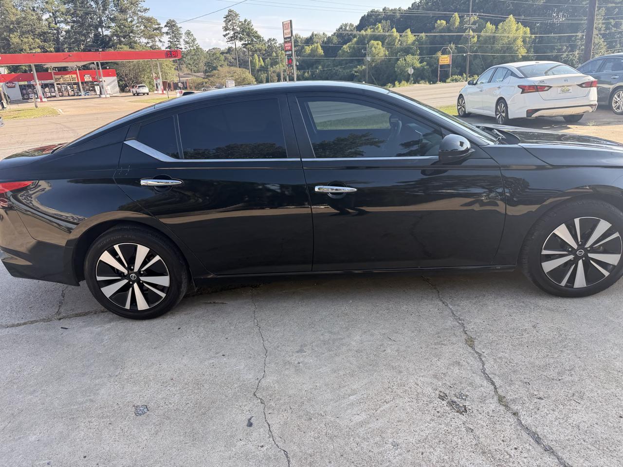 Nissan Altima 2.5 SV Sedan 2021