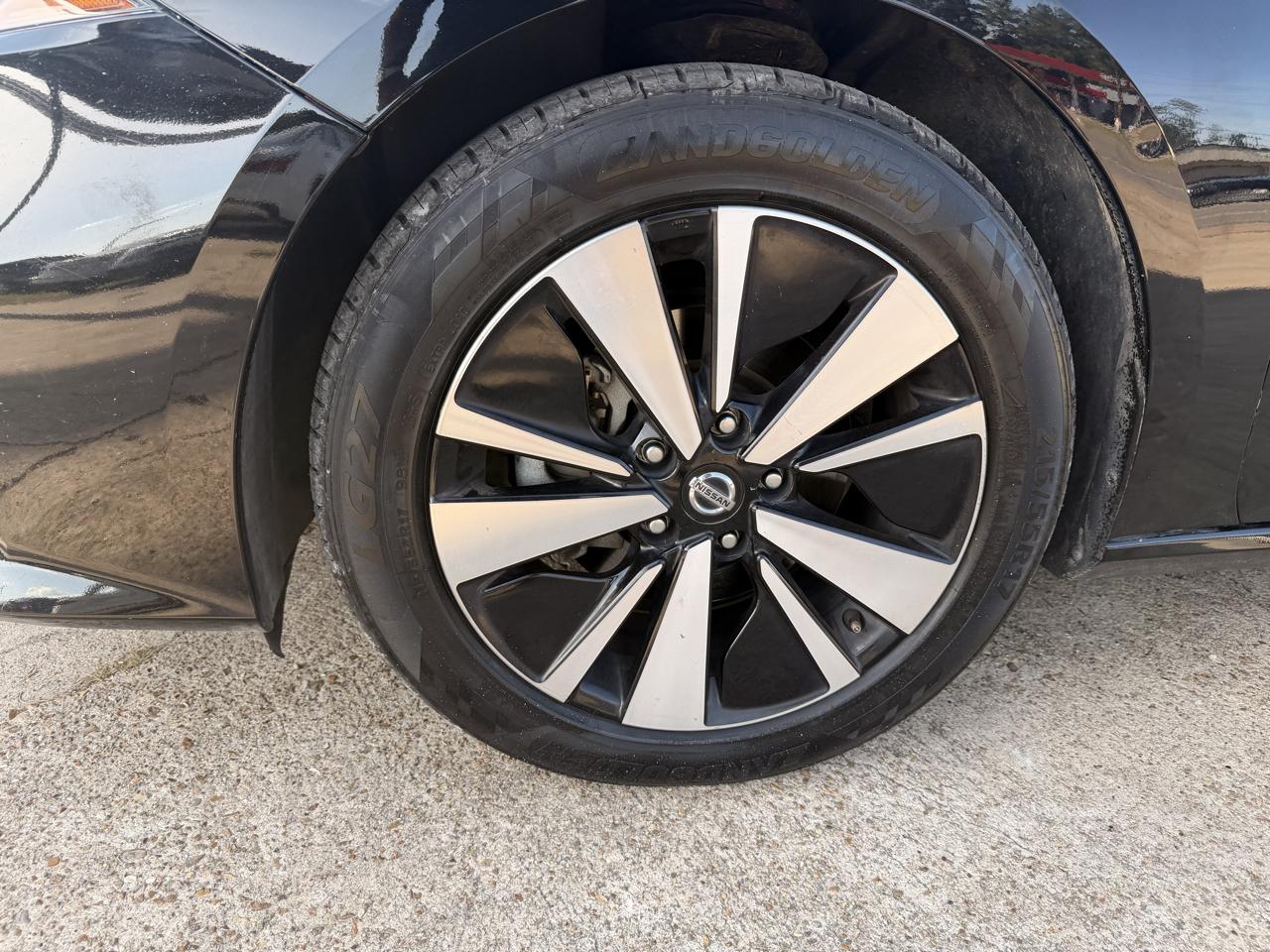 Nissan Altima 2.5 SV Sedan 2021