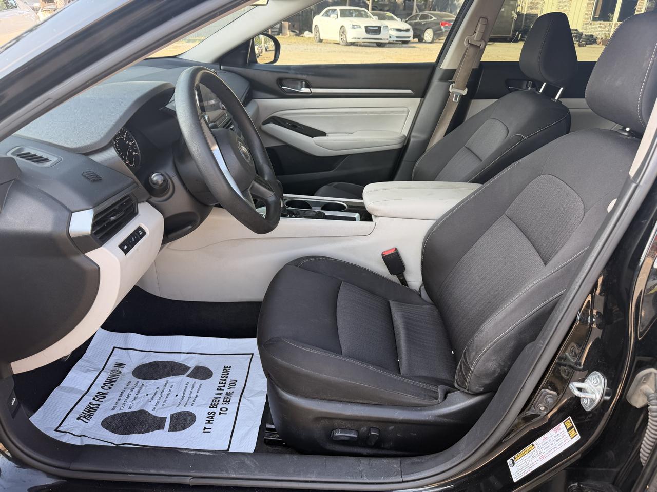Nissan Altima 2.5 SV Sedan 2021