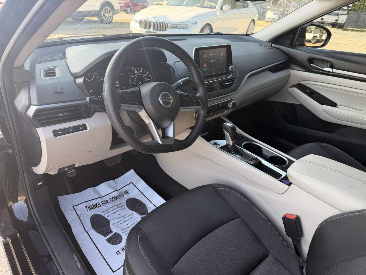 Nissan Altima 2.5 SV Sedan 2021