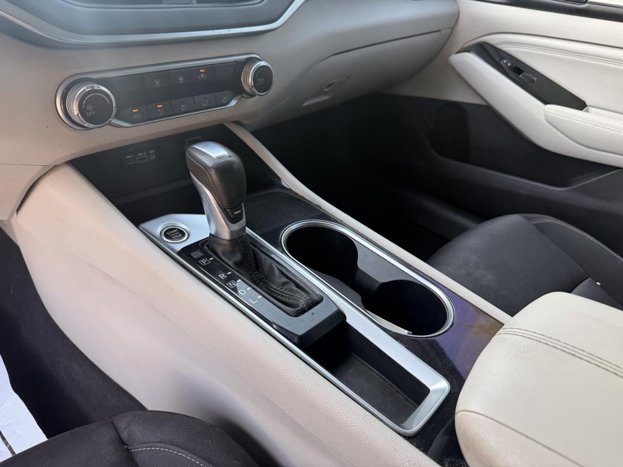 Nissan Altima 2.5 SV Sedan 2021