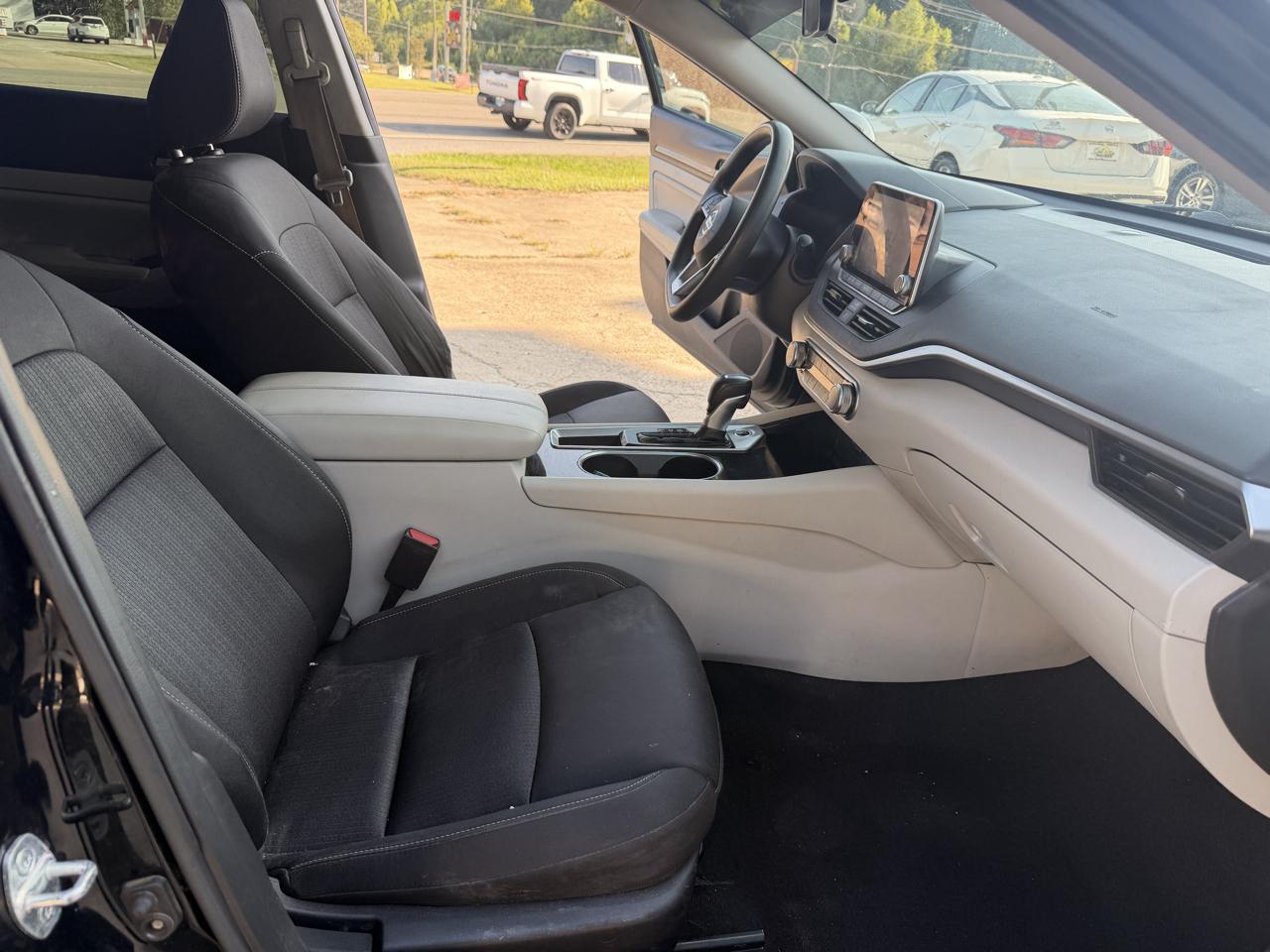 Nissan Altima 2.5 SV Sedan 2021