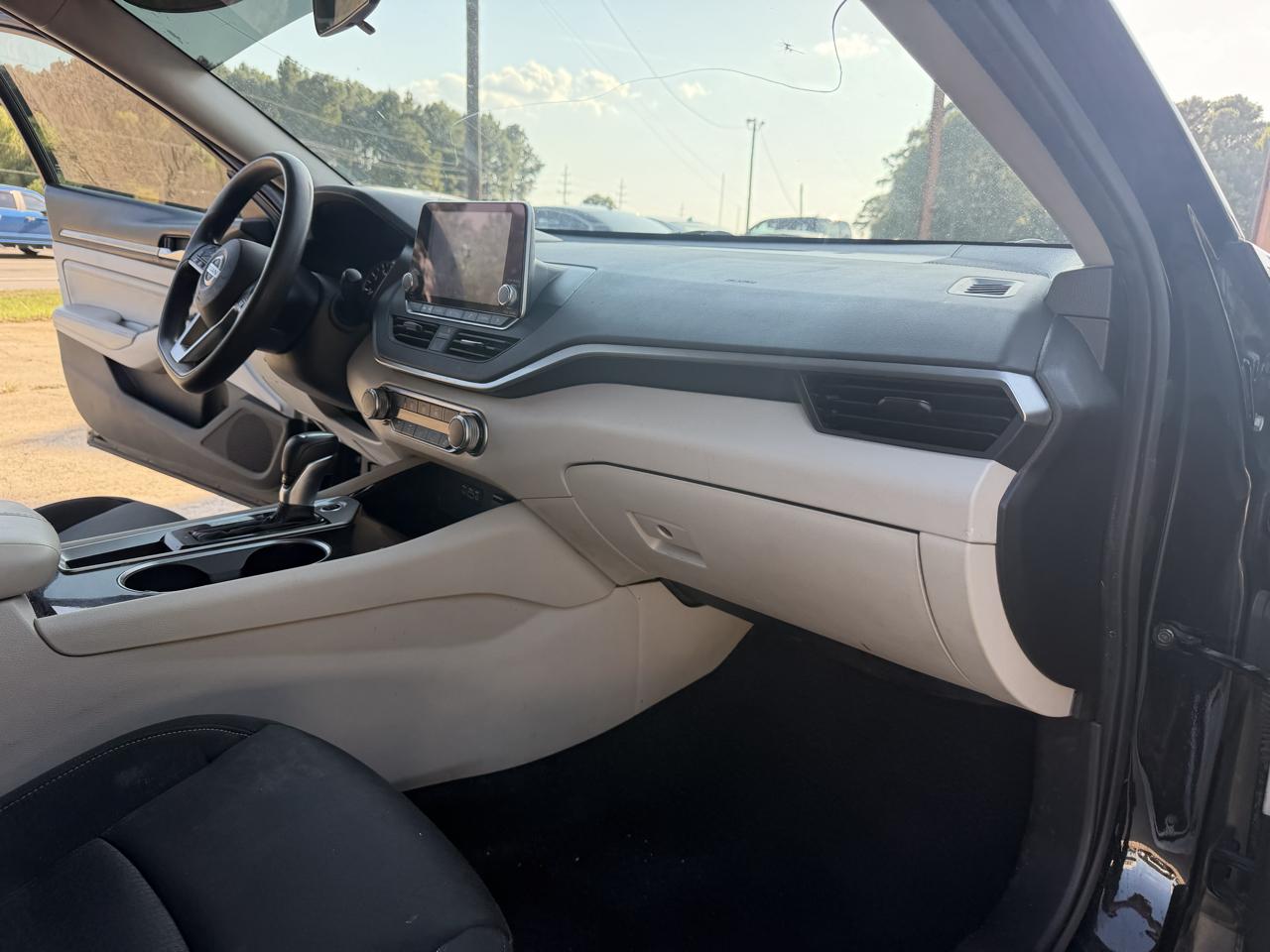 Nissan Altima 2.5 SV Sedan 2021