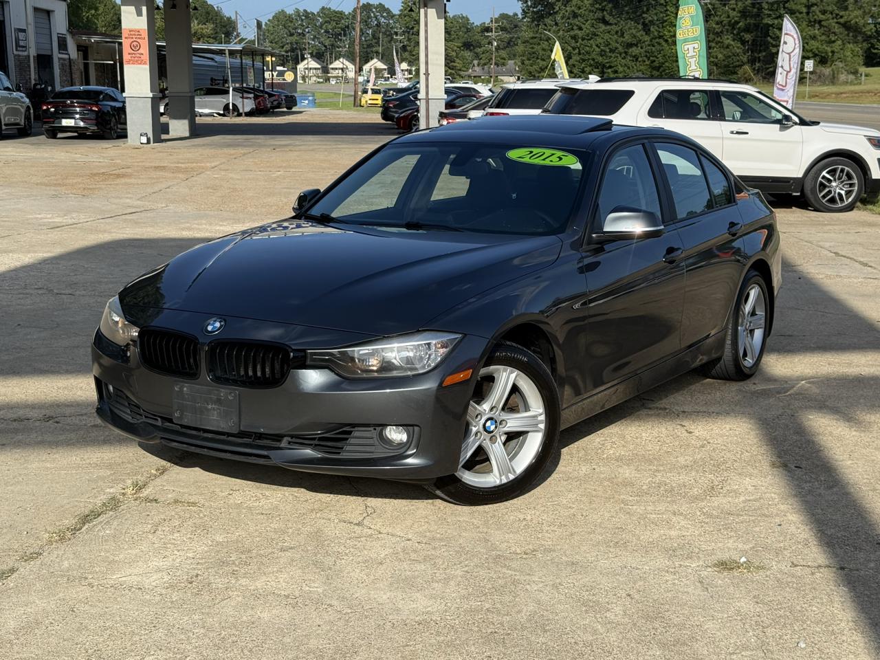 BMW 3 Series 4dr Sdn 328i xDrive AWD SULEV 2015