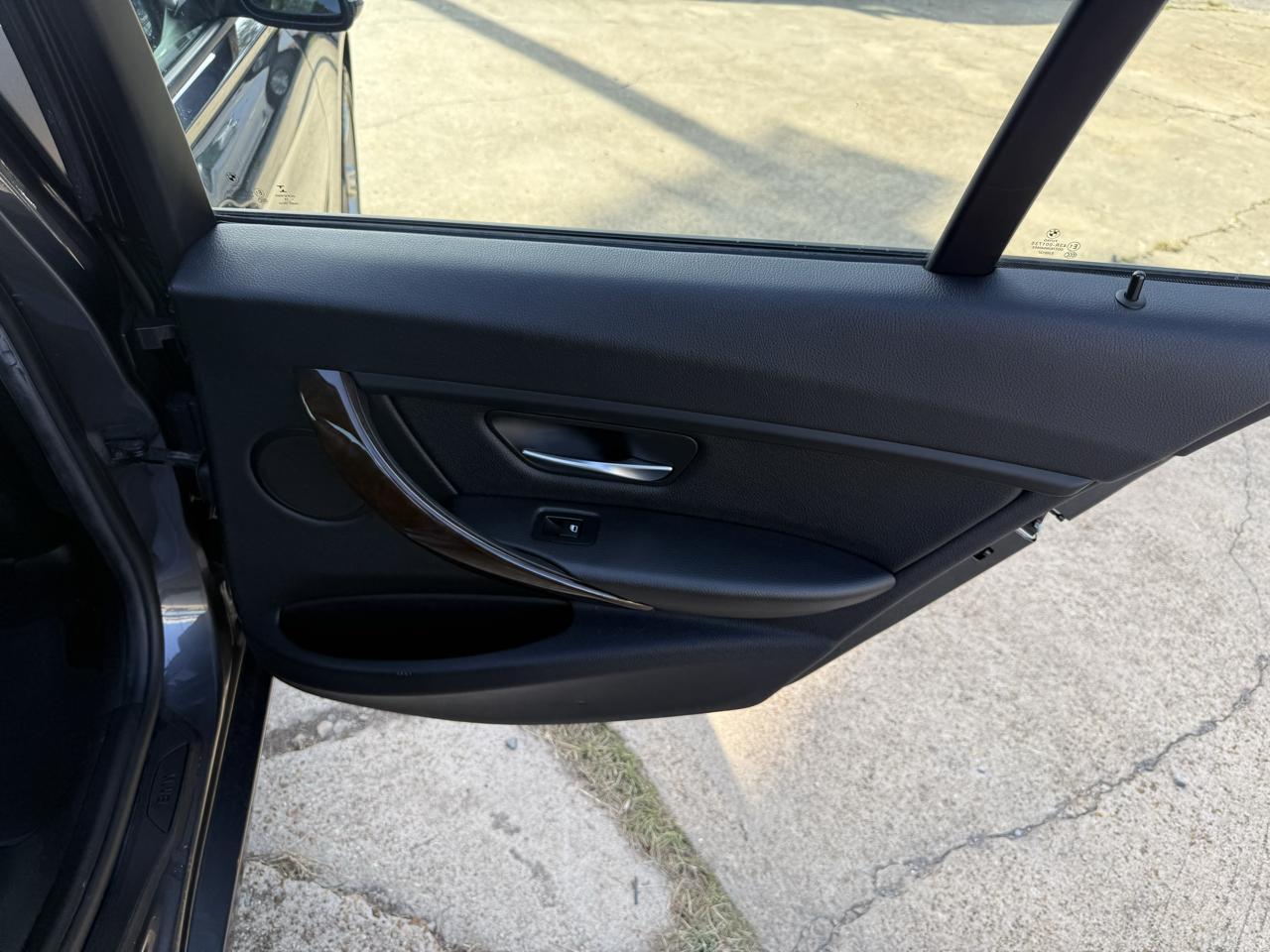 BMW 3 Series 4dr Sdn 328i xDrive AWD SULEV 2015