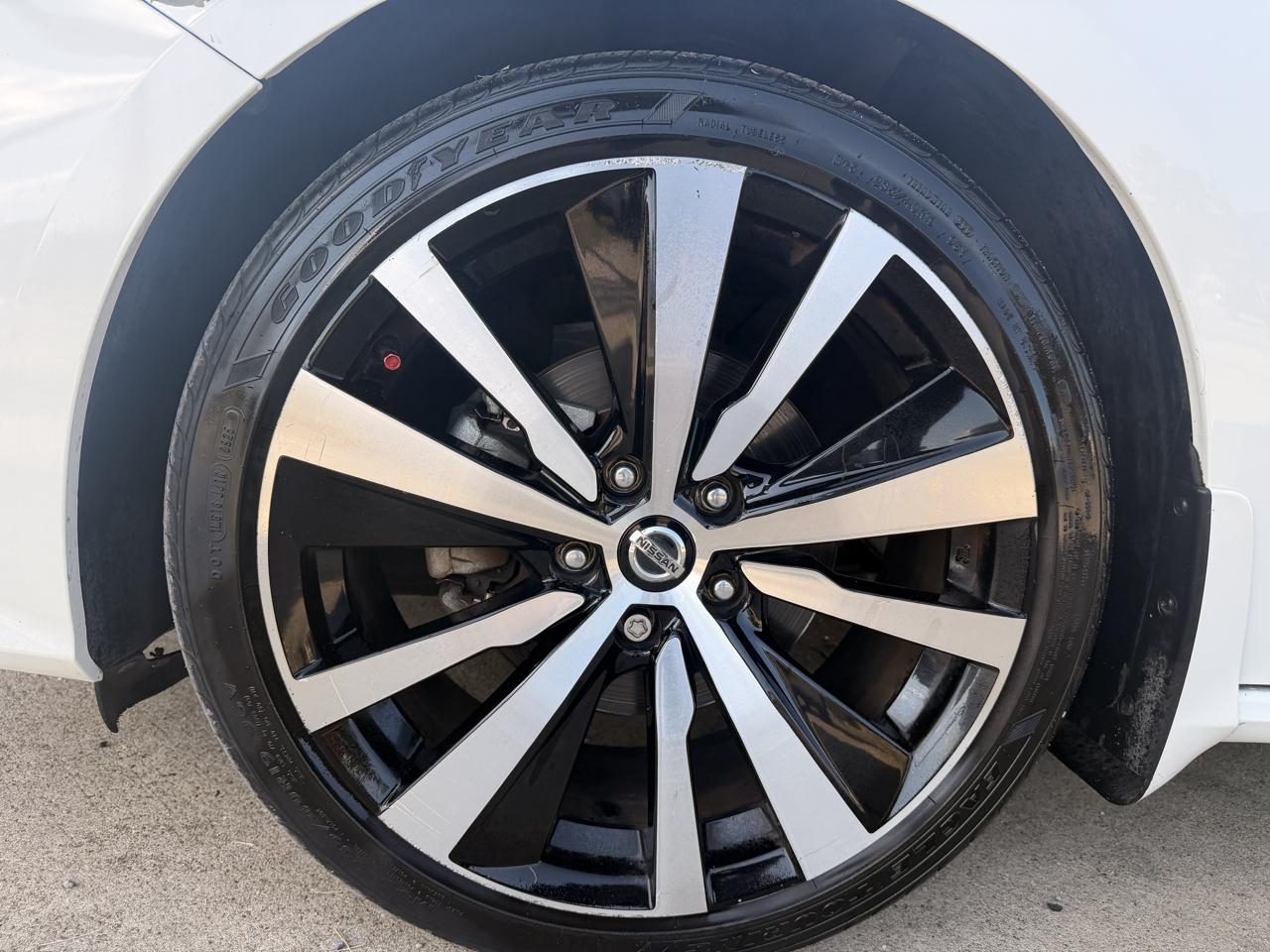 Nissan Altima 2.5 Platinum Sedan 2020