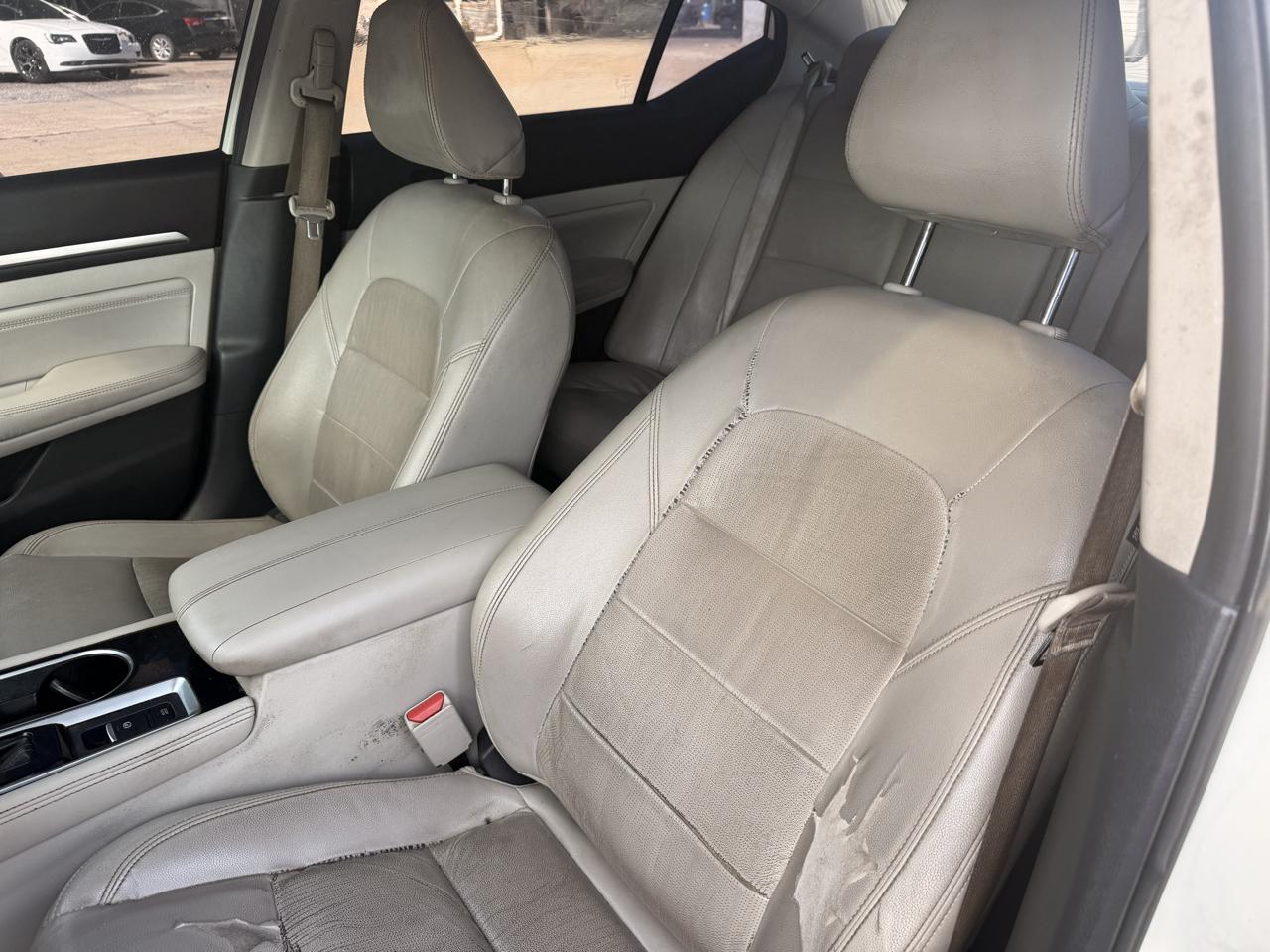 Nissan Altima 2.5 Platinum Sedan 2020