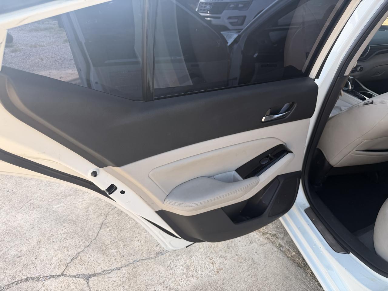Nissan Altima 2.5 Platinum Sedan 2020