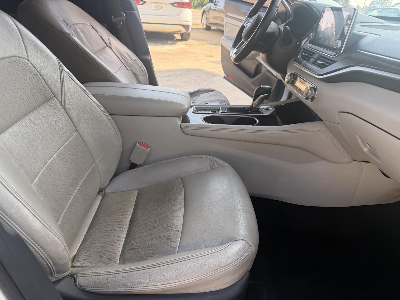 Nissan Altima 2.5 Platinum Sedan 2020