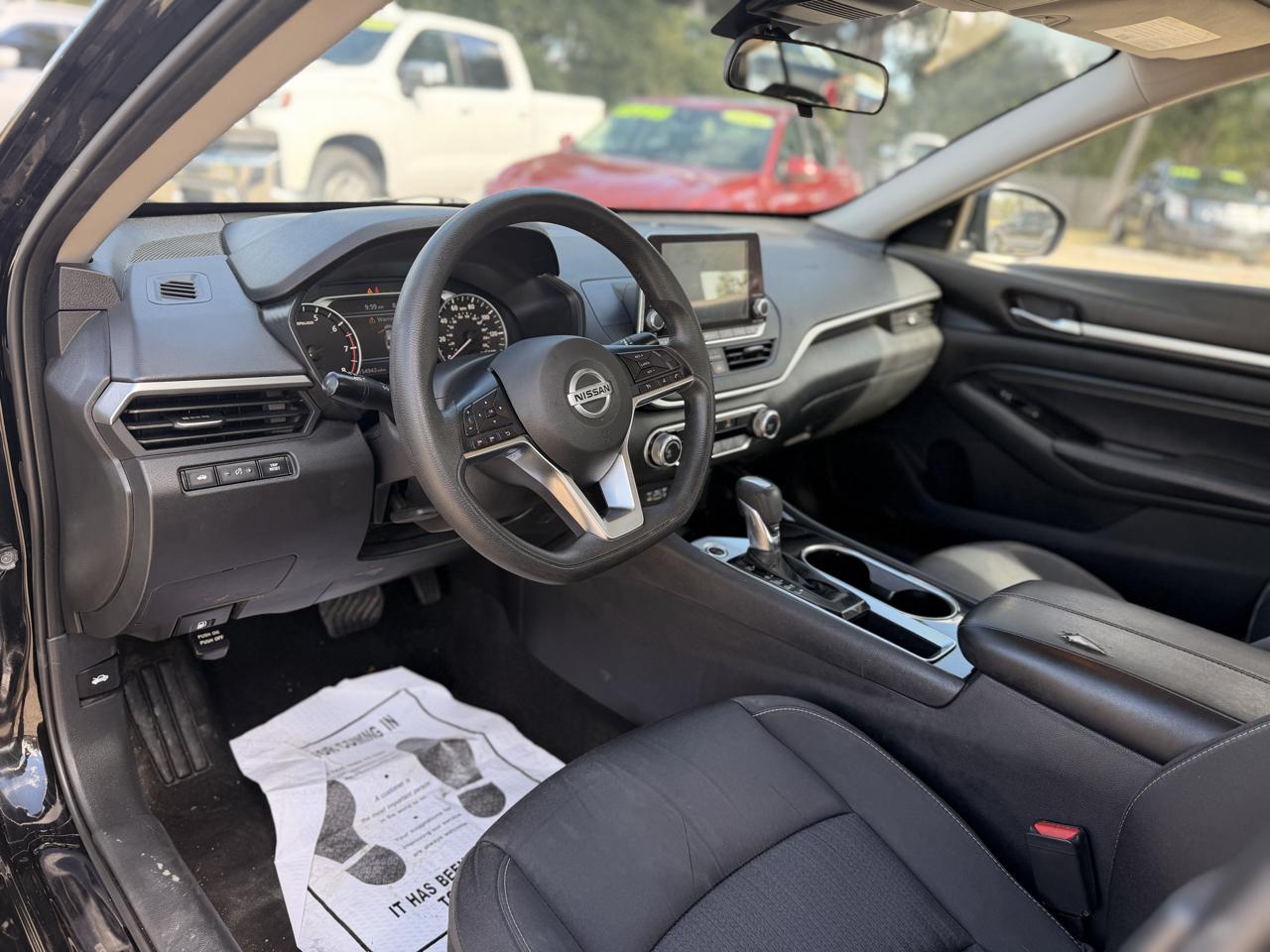 Nissan Altima 2.5 SV Sedan 2021