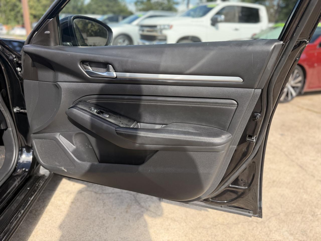 Nissan Altima 2.5 SV Sedan 2021