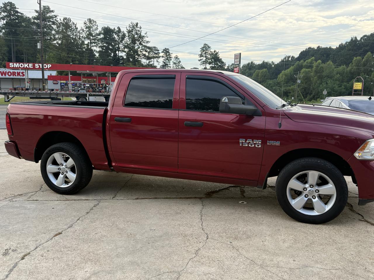 RAM 1500 4WD Crew Cab 140.5" Express 2014