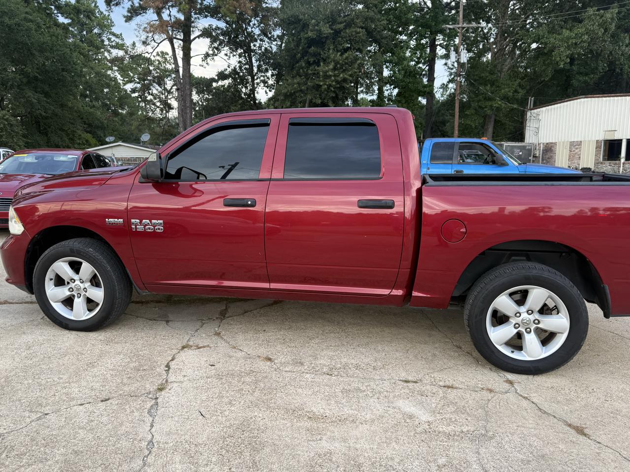 RAM 1500 4WD Crew Cab 140.5" Express 2014