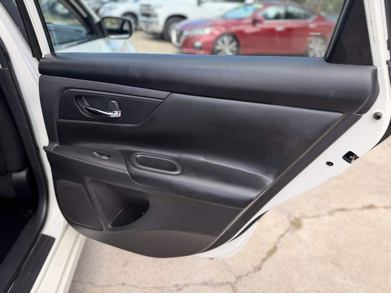 Nissan Altima 4dr Sdn I4 2.5 S 2016