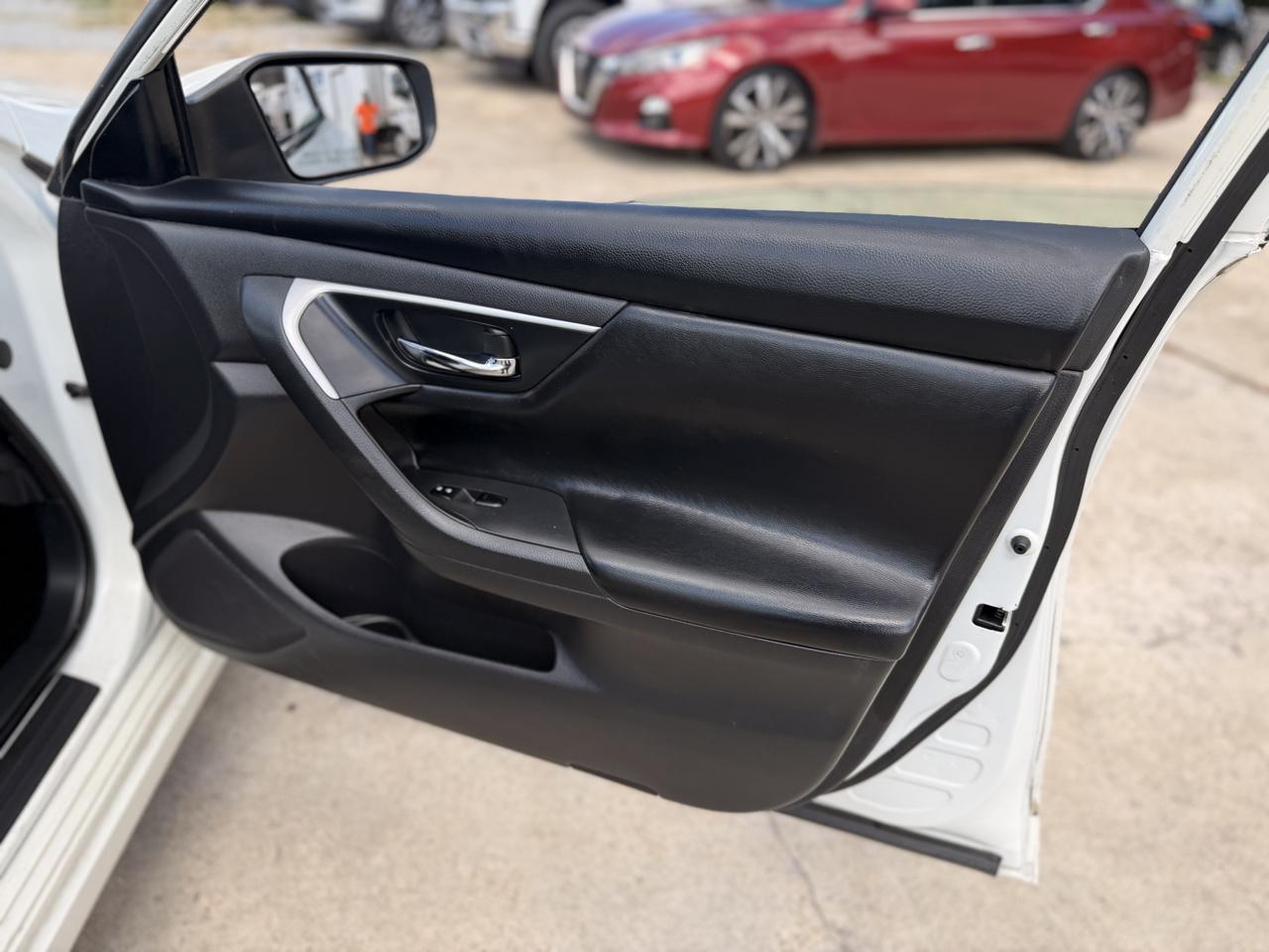 Nissan Altima 4dr Sdn I4 2.5 S 2016