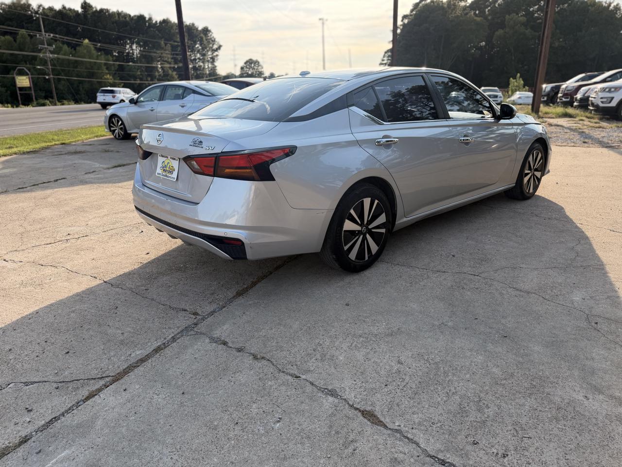 Nissan Altima 2.5 SV Sedan 2021