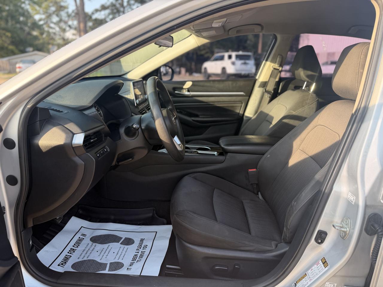 Nissan Altima 2.5 SV Sedan 2021