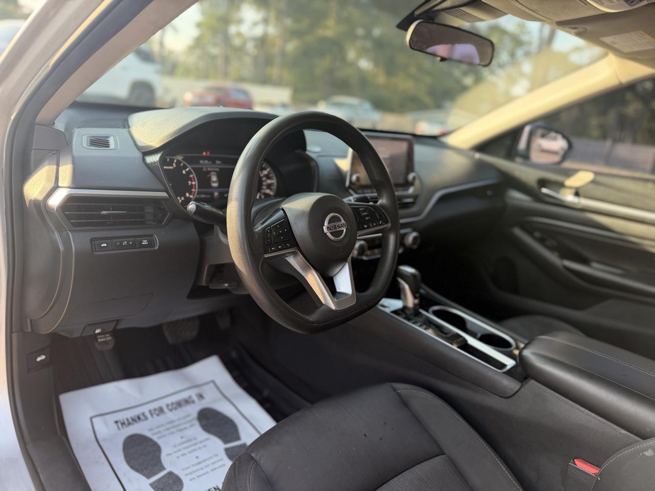 Nissan Altima 2.5 SV Sedan 2021