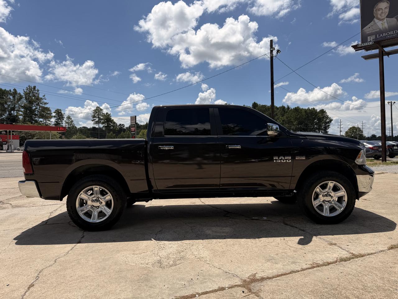 RAM 1500 Lone Star Silver 4x4 Crew Cab 5'7" Box 2017