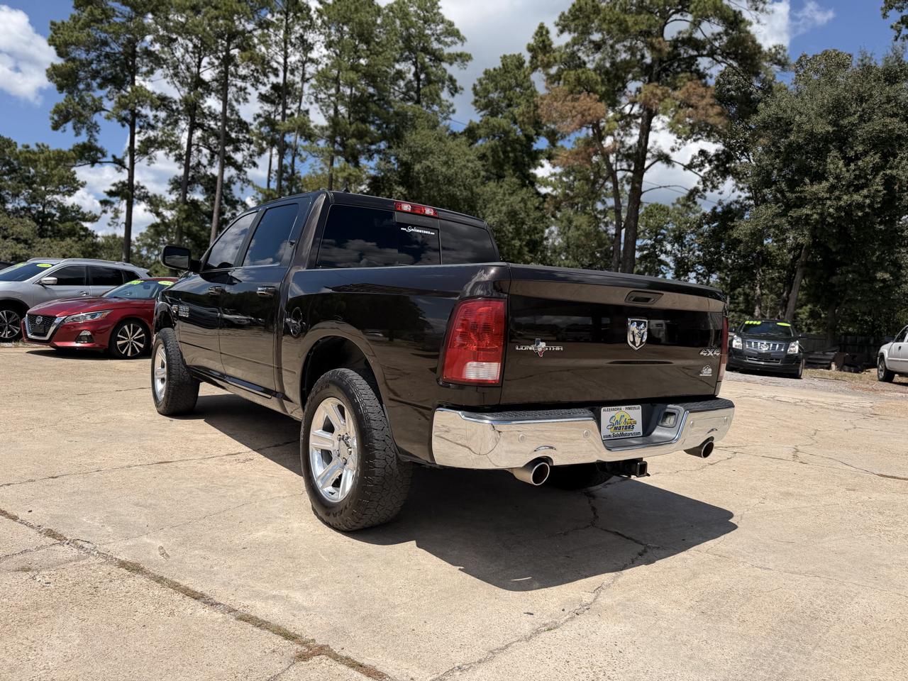 RAM 1500 Lone Star Silver 4x4 Crew Cab 5'7" Box 2017
