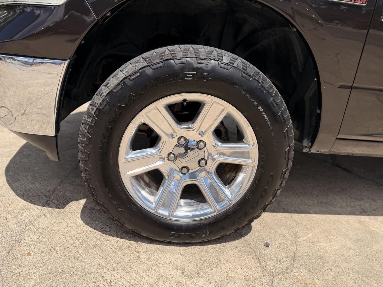 RAM 1500 Lone Star Silver 4x4 Crew Cab 5'7" Box 2017
