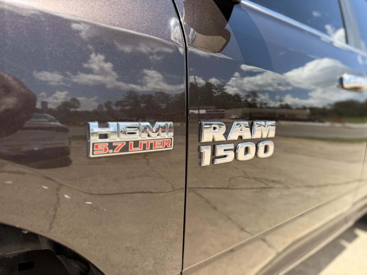 RAM 1500 Lone Star Silver 4x4 Crew Cab 5'7" Box 2017
